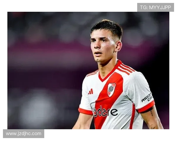 罗马诺：米兰抢签 18 岁瑞典高塔帕萨利奇，1 米 95 新星成防线未来核心(2)